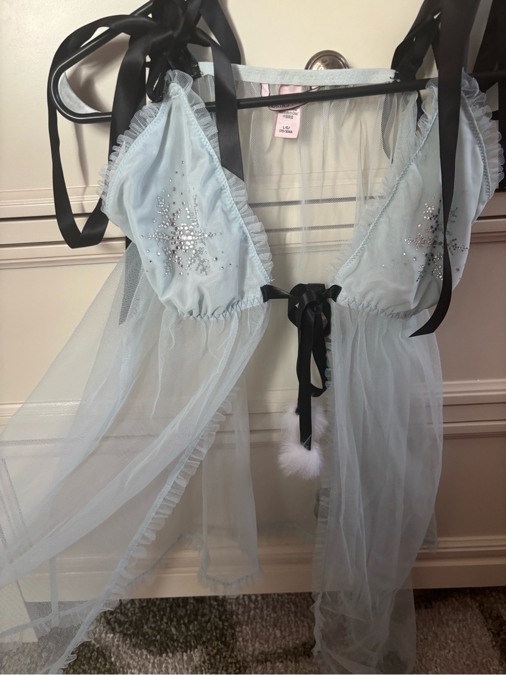NWOT Victorias Secret Sheer Babydoll Chemise Snowflake with matching thong Large - Picture 11 of 14